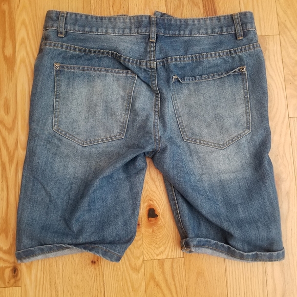 ZARA JEAN SHORTS SIZE 32 WAIST - Picture 2 of 3